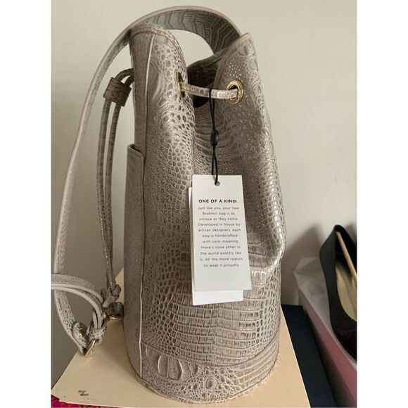 NWOT Brahmin Melbourne Allie Sling Backpack - Picture 6 of 7